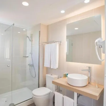 La The One Bedroom With Half Board, Wifi, In Playa Blanca *