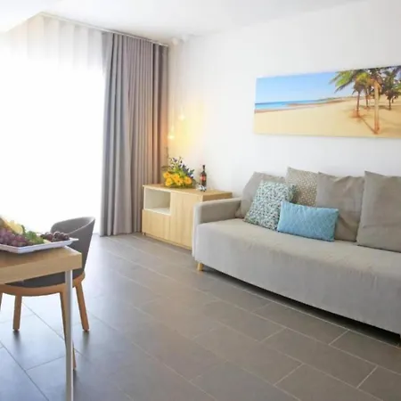 La The One Bedroom With Half Board, Wifi, In Playa Blanca Апартаменти Плайя-Бланка