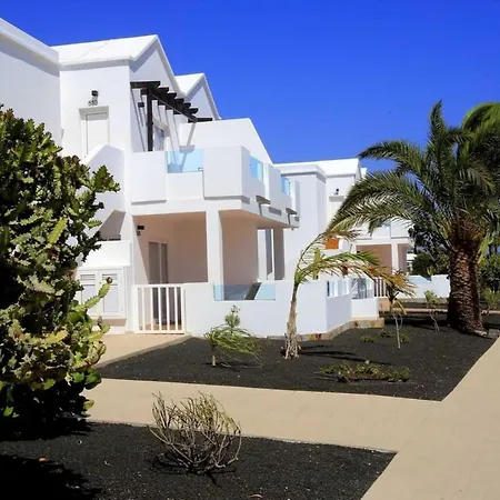 La The One Bedroom With Half Board, Wifi, In Playa Blanca Daire