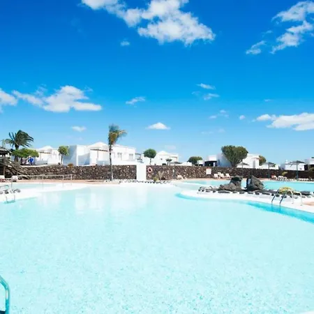 La The One Bedroom With Half Board, Wifi, In Playa Blanca Апартаменты