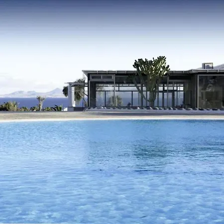 La The One Bedroom With Half Board, Wifi, In Playa Blanca * פלאיה בלנקה